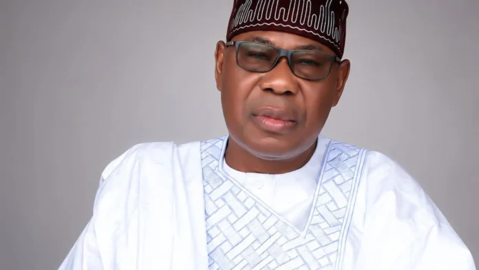 Boni Yayi - Ancien Président du Bénin Bénin : "Je n'en suis pas demandeur, c'est la Constitution", Boni Yayi annonce qu'il siégera au Sénat