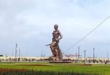 Bénin, enquête : les ressorts d’une alternance dans la continuité Cotonou, Monument de l'Amazone