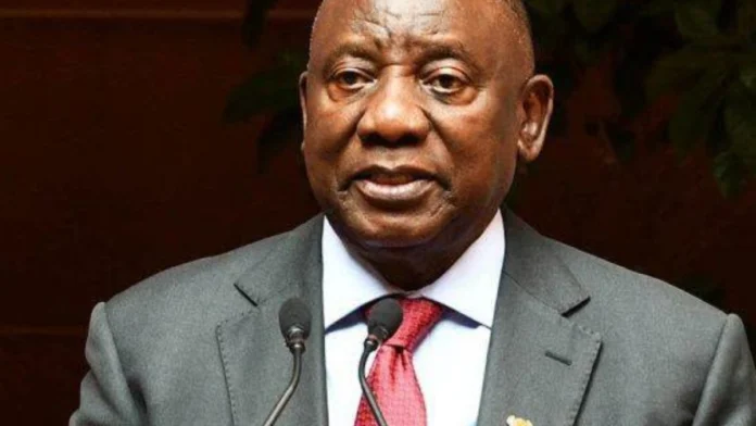 Cyril Ramaphosa - Président Afrique du Sud Affaire Phala Phala : le coup de frein de Ramaphosa au Parlement