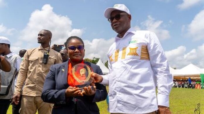Le Ministre Adama Kamara lors du passage de "La Ronde du Social" à Abengourou Le Ministre Adama Kamara lors du passage de La Ronde du Social à Abengourou