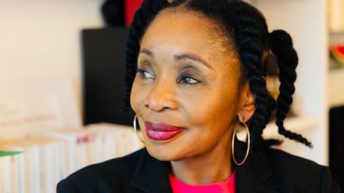 Marie-Roger Biloa Marie-Roger Biloa, journaliste, éditorialiste, productrice, patronne de presse