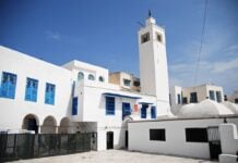 Sidi Bou Saïd à l’UNESCO : le village bleu et blanc sort de l’ombre de Carthage Sidi Bou Said mosquée Rue Habib Thameur