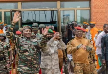 Attaques à Niamey : l’AES dénonce une « trahison », le FPL salue la « bravoure » des mutins Attaques à Niamey : l'AES dénonce une "trahison", le FPL salue la "bravoure" des mutins