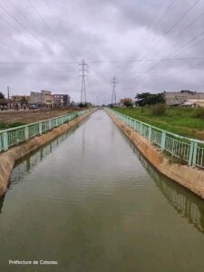 Aux eaux stagnantes