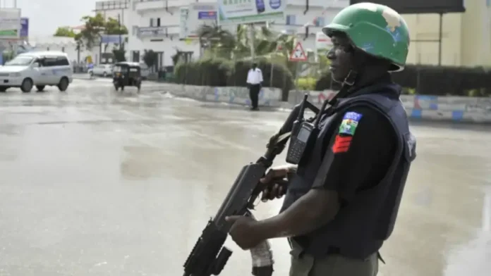 Police Nigeria Nigeria : 10 policiers et 2 civils tués dans une attaque de bandits à Kebbi