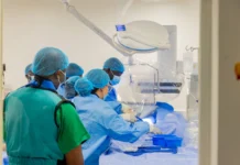 Bénin : le Centre Hospitalier International de Calavi réussit sa première coronarographie par voie fémorale Bénin : le Centre Hospitalier International de Calavi réussit sa première coronarographie par voie fémorale