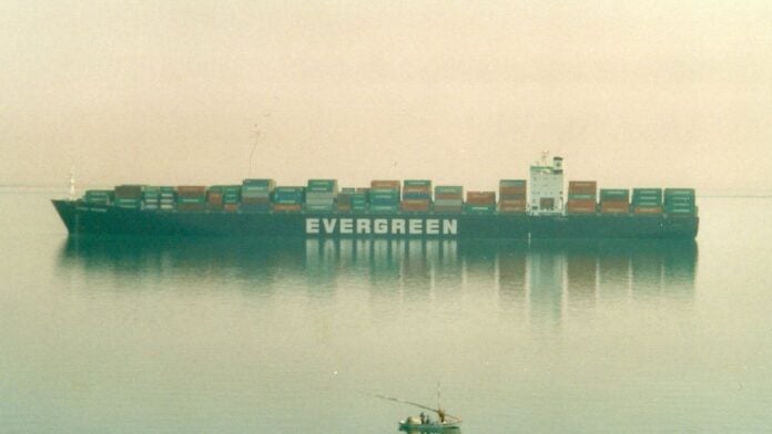 Porte Conteneur dans le canal de Suez Aah-Yeah / Wikimedia Commons – CC BY 2.0 Porte Conteneur dans le canal de Suez Aah-Yeah / Wikimedia Commons – CC BY 2.0
