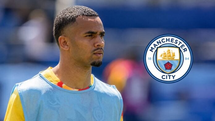 Iliman Ndiaye à Manchester City Iliman Ndiaye à Manchester City