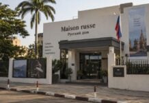 Afrique : huit nouvelles Maisons russes, le précédent de Bangui révèle l’envers du réseau Maison russe en Afrique : l’influence de Moscou s’étend sur le continent Illustration générée par IA – Afrik.com