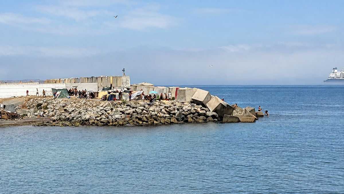 Ceuta : la cohue du dernier recours pour 1700 migrants enfin mis à l’abri