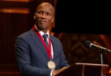 Didier Drogba reçoit la médaille W.E.B. Du Bois 21 ans après « l’appel de Khartoum » Didier Drogba reçoit la médaille W.E.B. Du Bois 21 ans après "l’appel de Khartoum"
