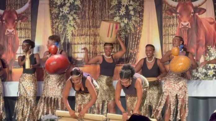 Femmes traditionnelles du Rwanda