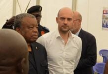 RDC : Jean-Noël Barrot à Bunia, au cœur d’une épidémie d’Ebola qui a déjà fait plus de 4 000 morts Jean-Noël Barrot et Jean-Jacques Muyembe, à Bunia, ce samedi 3 octobre 2026