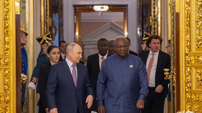 John Mahama et Vladimir Poutine Du nucléaire à la guerre en Ukraine : les six annonces de Mahama après ses échanges avec Poutine