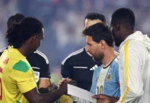 Football : que contient la lettre offerte par le Bénin à Messi pour ses adieux ? Football : que contient la lettre offerte par le Bénin à Messi pour ses adieux ?