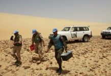 Sahara occidental : malgré l’activité diplomatique du Maroc, l’ONU maintient le dossier de la décolonisation Photo ONU/Martine Perret Des Casques bleus sont stationnés au Sahara occidental depuis 1991 dans le cadre de la Mission de l'ONU, la MINURSO (archives).