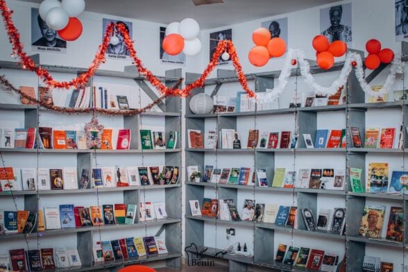 Une vue partielle de la libraire de L'Harmattan Bénin